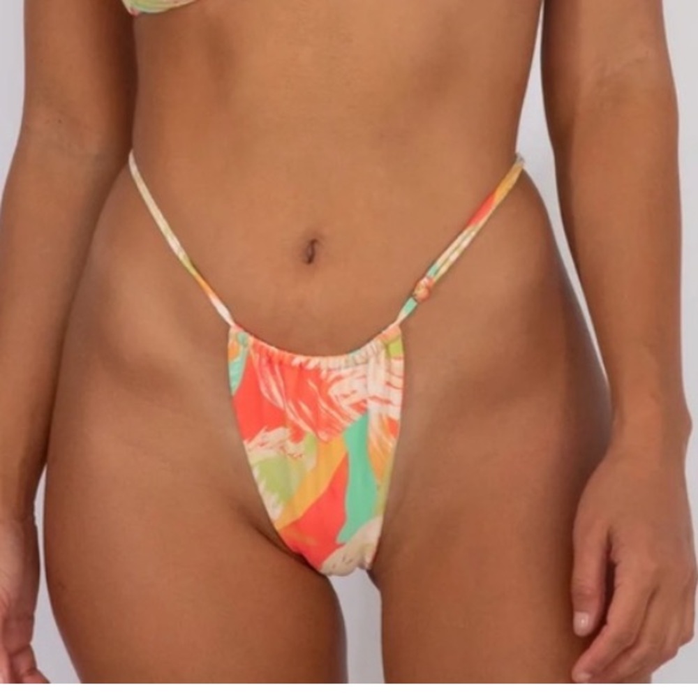 NWT Skatie Bobbi Bikini Bottom in Sunset - M